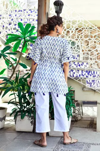 All over blue floral printed kaftaan