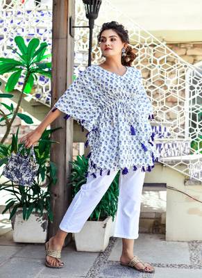 All over blue floral printed kaftaan 5