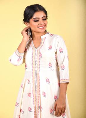 2-piece lily white kurta pant sets 3