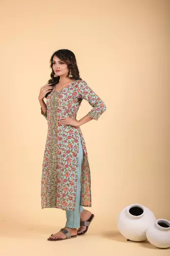 Minimalistic 2-piece embroidered kurta pant sets