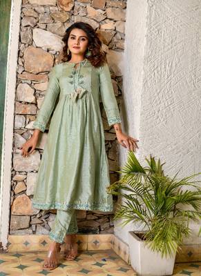 2-piece shiny green kurta pant sets 3