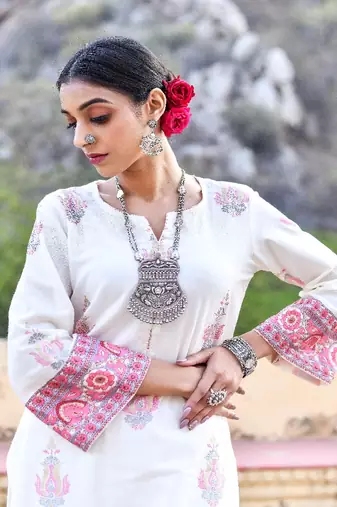 Traditional motif printed with gold & antique highlights kurta set