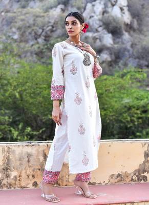 Traditional motif printed with gold & antique highlights kurta set 5