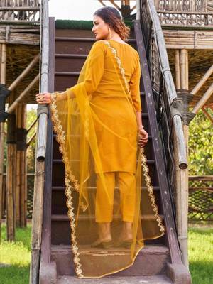Mustard embroidered ethnic motifs kurta set with dupatta 3