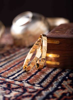 GOLDEN BANGLES 2