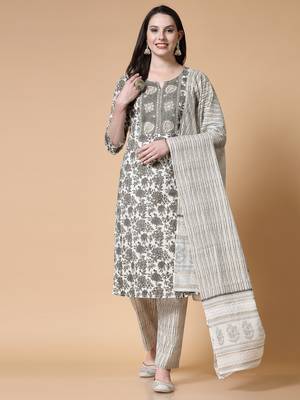Grey women floral printed aline kurta pant with dupatta set 1