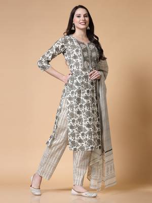 Grey women floral printed aline kurta pant with dupatta set 4