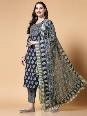 Navy blue women floral printed aline kurta pant with dupatta set 3