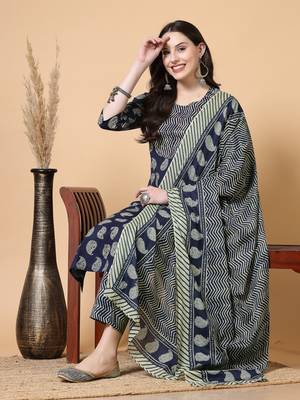 Navy blue women floral printed aline kurta pant with dupatta set 5