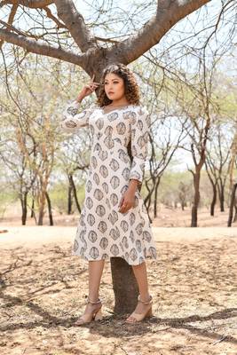 White & grey midi ethnic dress 5