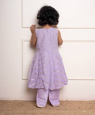 Adorable lavender kurta set with a matching salwar 3