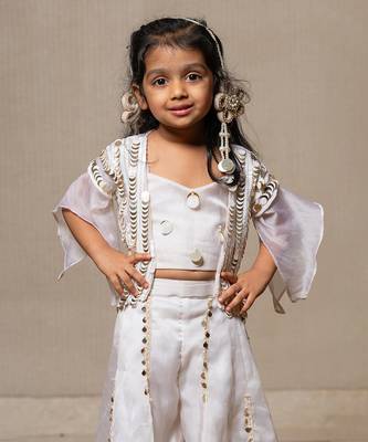 Chic and elegant-white top with pants and jacket 2