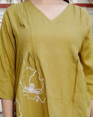  womens green solid kurti and palazzo set 3