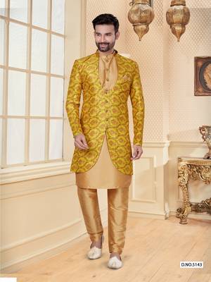 Yellow & cheekoo havy jackard with jari work mens indo western sherwani 1