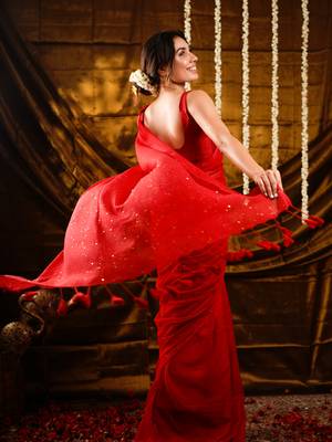 Charm red sequence mul cotton saree 4