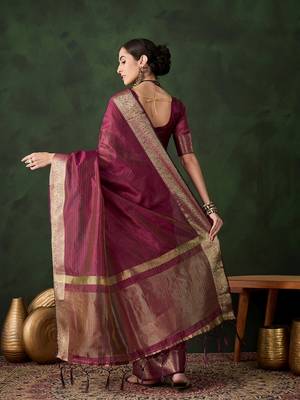 Women's magenta color kahdi organza stylish zari weaving work saree 3