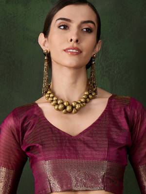 Women's magenta color kahdi organza stylish zari weaving work saree 5