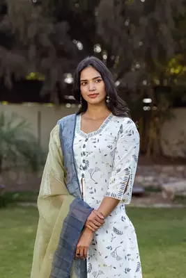 Grey Tropical Print and Stripes Kurta Set 4