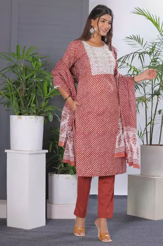 Maroon women lehariya printed embroidered aline kurta pant with dupatta set
