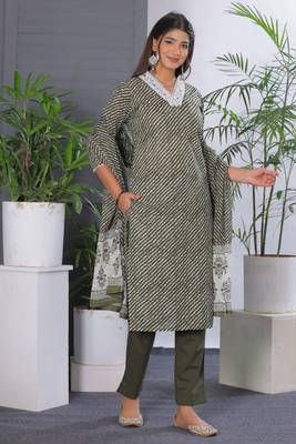 Olive women lehariya printed embroidered aline kurta pant with dupatta set 3