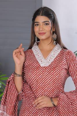 Maroon women lehariya printed embroidered aline kurta pant with dupatta set 5