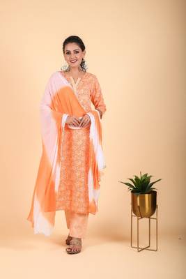 Classic 3 piece floral orange kurta & lining pants accompanied. 1