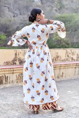 2 piece anarkali style, gathered waist gorgeous block print flared kurta and wrick wrack pant set. 3