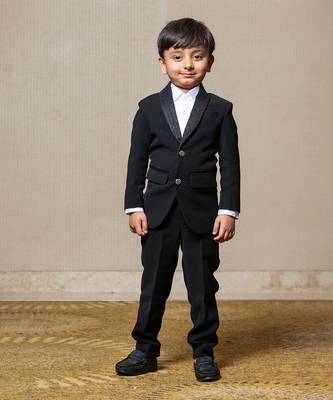 Stylish blackslim-fit suit for boys 1