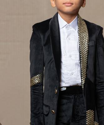 Luxurious blackvelvet suit with studded embellishments 2