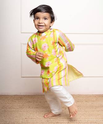 Bright lime green floral printed kurta with off-white pants 3
