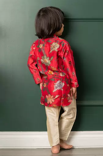 Patch pocket detail red high low kurta and pyjama