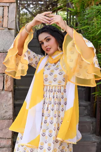 White & yellow bell sleeves suit set
