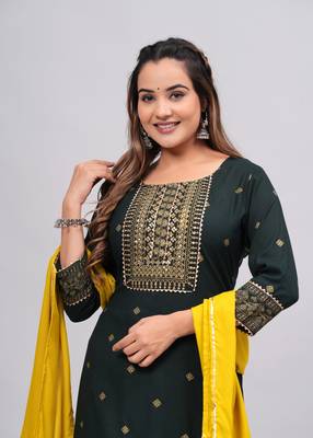 Green women printed embroidered aline kurta palazzo with dupatta set 3
