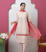 Smer women's cream & pink cotton printed v-neck 3/4th sleeves straight kurta & trouser with dupatta set