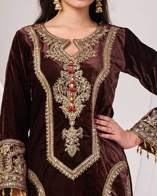 Brown sequence work velvet suit set with velvet dupatta 3