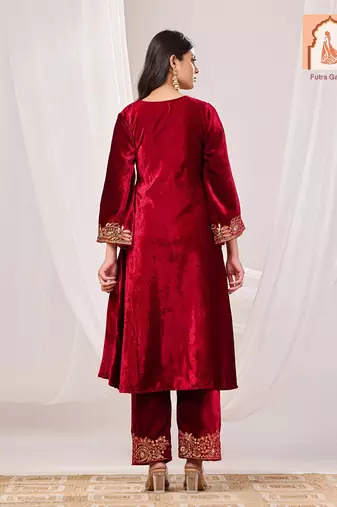 Maroon velvet suit set with silk dupatta