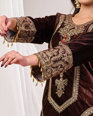 Brown sequence work velvet suit set with velvet dupatta 4