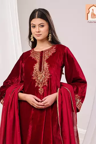 Maroon velvet suit set with silk dupatta