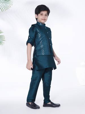 Peacock blue self embriodered coton silk kurta & pant with ethnic jacket 2