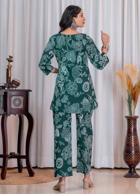 Floral Printed Round Neck Three-Quarter Sleeves Pure Cotton Top With Trouser 2