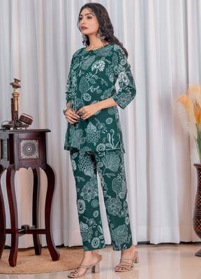 Floral Printed Round Neck Three-Quarter Sleeves Pure Cotton Top With Trouser 3