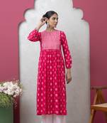 Smer women's magenta & white  cotton printed full sleeves round neck a-line kurta