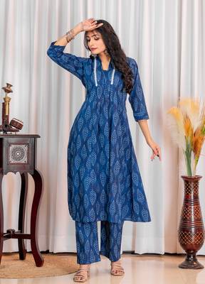 Bandhani Printed V-Neck Pure Cotton A-Line Kurta With Palazzo 3