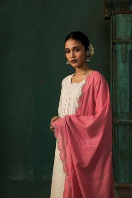 Off white schiffli cotton suit set (with pants and dupatta) 2