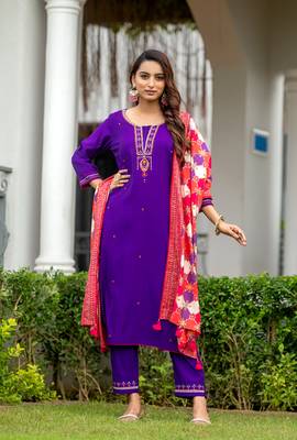 Women Ethnic Motifs Embroidered Regular Thread Work Kurti with Trousers & With Dupatta 5