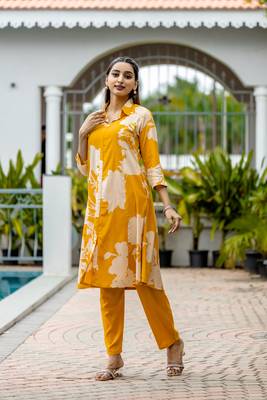 Floral Printed Shirt Collar A-Line Kurta With Pyjama 4