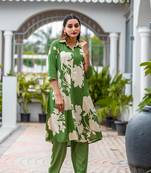 Floral Printed Shirt Collar A-Line Kurta With Pant