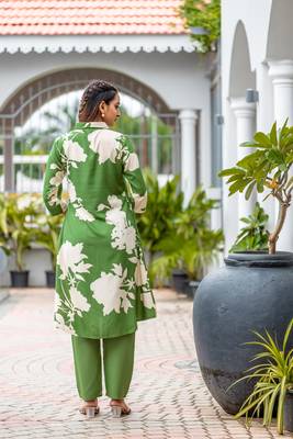 Floral Printed Shirt Collar A-Line Kurta With Pant 2