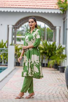 Floral Printed Shirt Collar A-Line Kurta With Pant 3