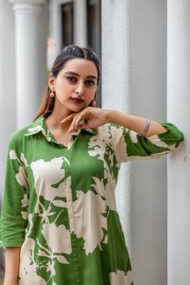 Floral Printed Shirt Collar A-Line Kurta With Pant 5